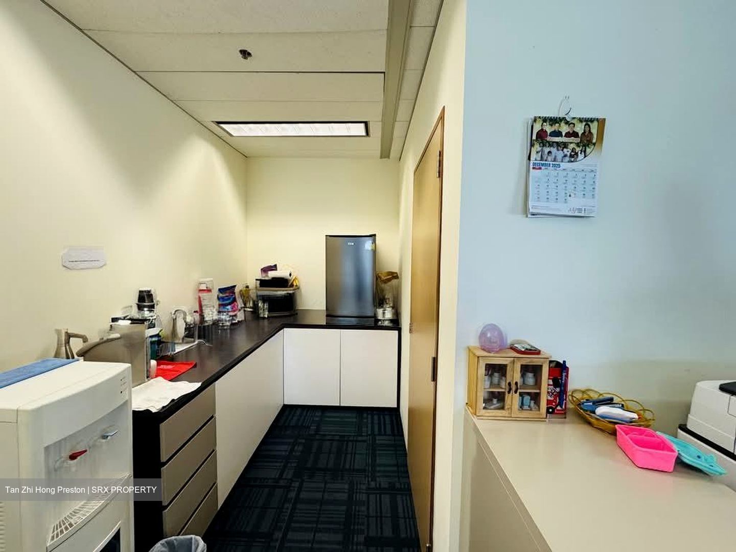 Gateway East (D7), Office #577436051